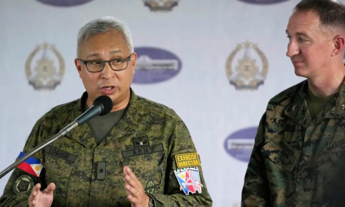 菲律宾军方发言人曾言：中国胆敢拖走“马德雷山”号，就会用致命武器攻击中国。这边话