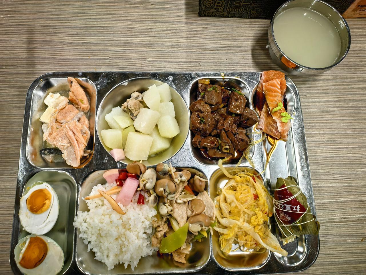 分享生活中美食端午节的简餐。