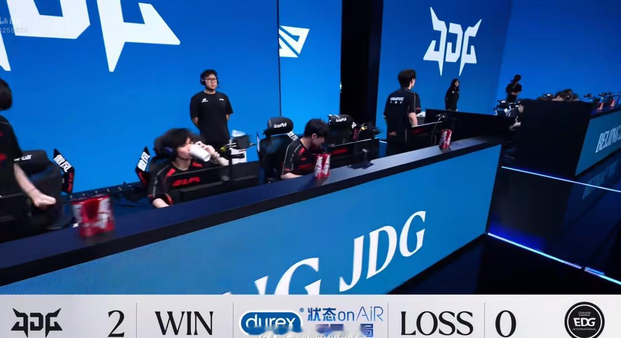 【2026LPL第三赛段 JDG 2-0 EDG】
 
EDG还是不行吗

jd