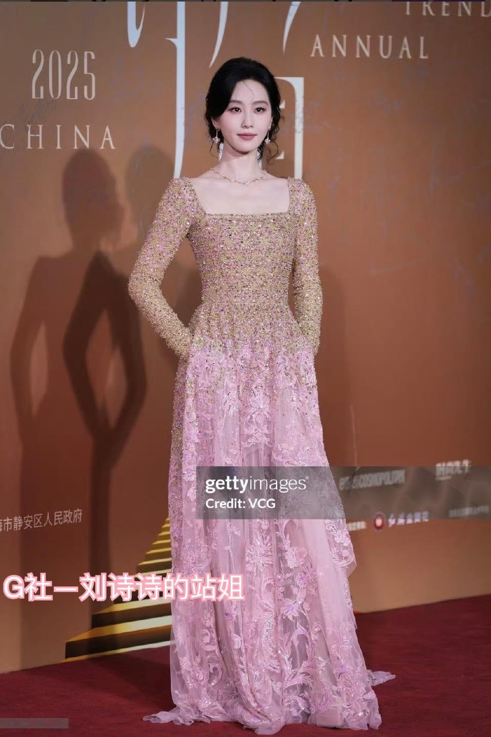 服了一直讨论到底谁压轴[二哈]Cosmo活动谁咖位最高还用说么，时尚文化盛典除了