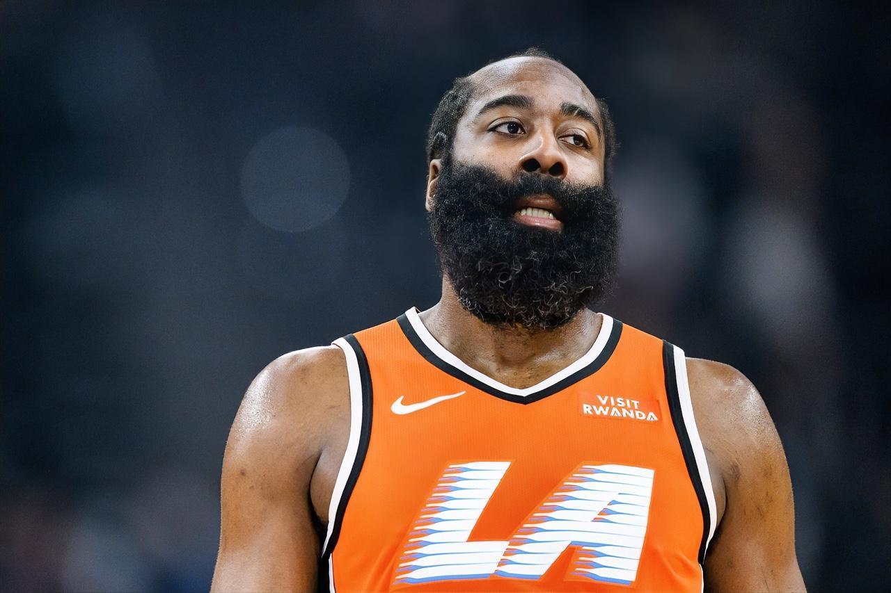 杜兰特：三弟，你说快船输掉的比赛大部分时候都曾领先两位数，那该谁背锅？？？
哈登