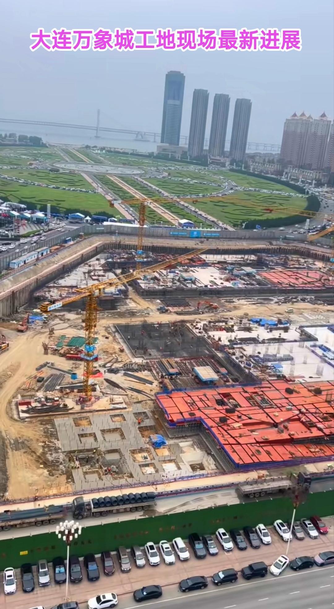 闲来无事看到大连星海广场万象城进展速度如此之快，我就在想哈尔滨何时能引进万象城购