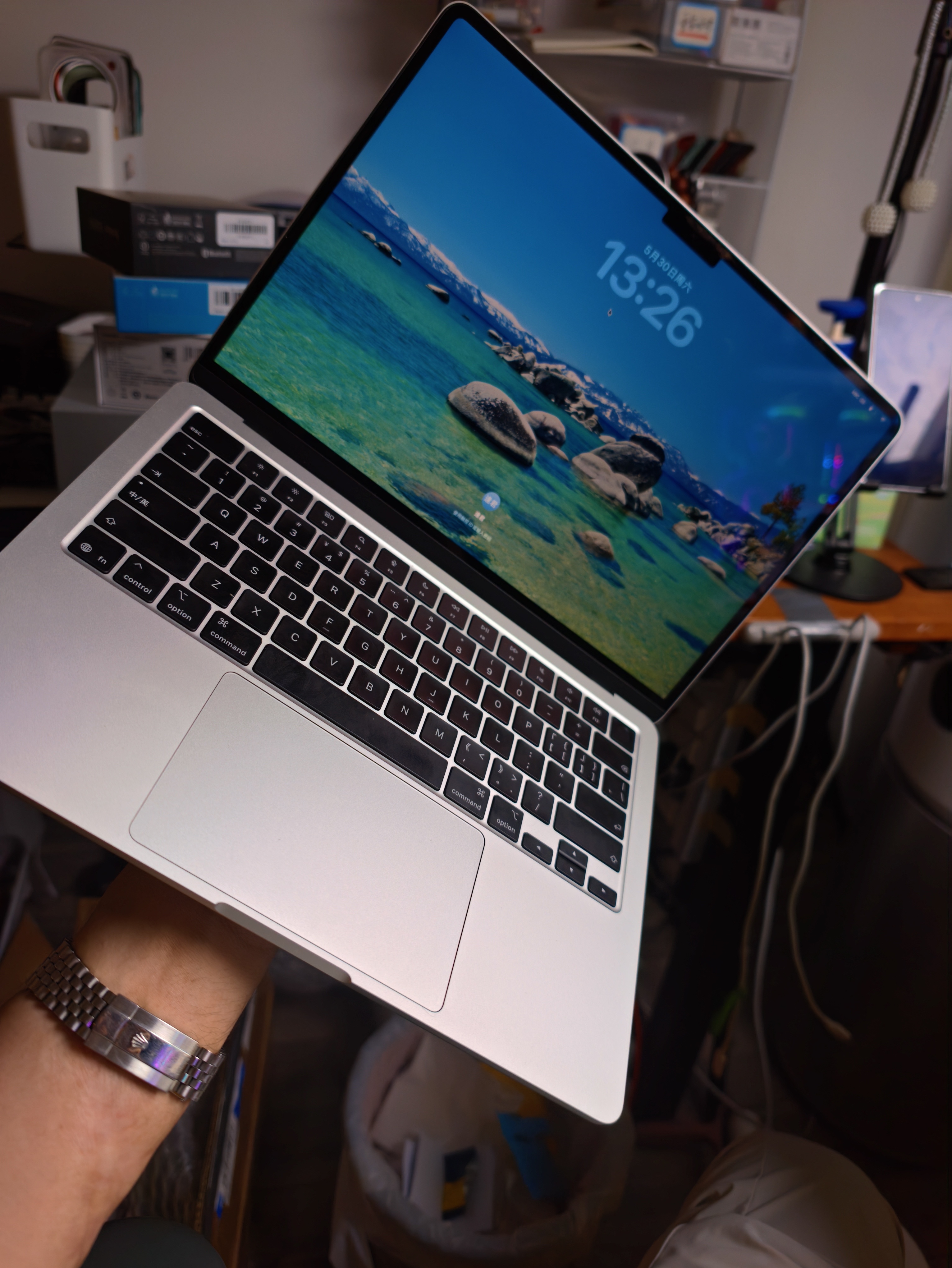 最近在用的是Macbook Air M5习惯快捷键以后 续航好tm长啊在我这能用