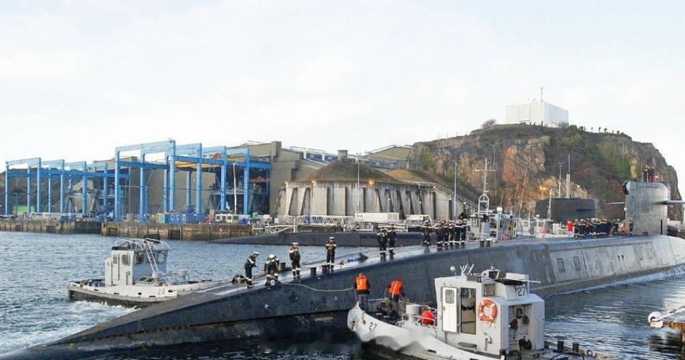 海外新鲜事 🇫🇷 法国突发消息｜多架无人机飞越法国最重要的核潜基地“长岛（Î