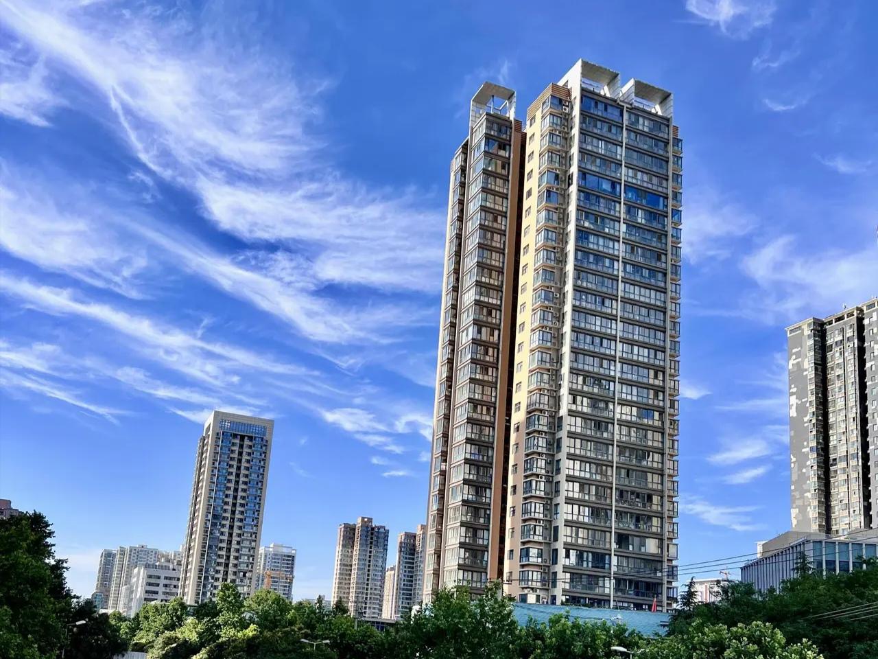 我欢喜现代。现代科技发展那叫一个迅猛，智能手机、高铁、互联网，让生活便捷到飞起，