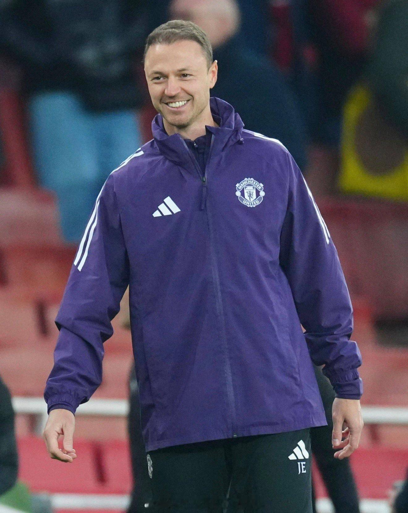 队草埃文斯的发际线