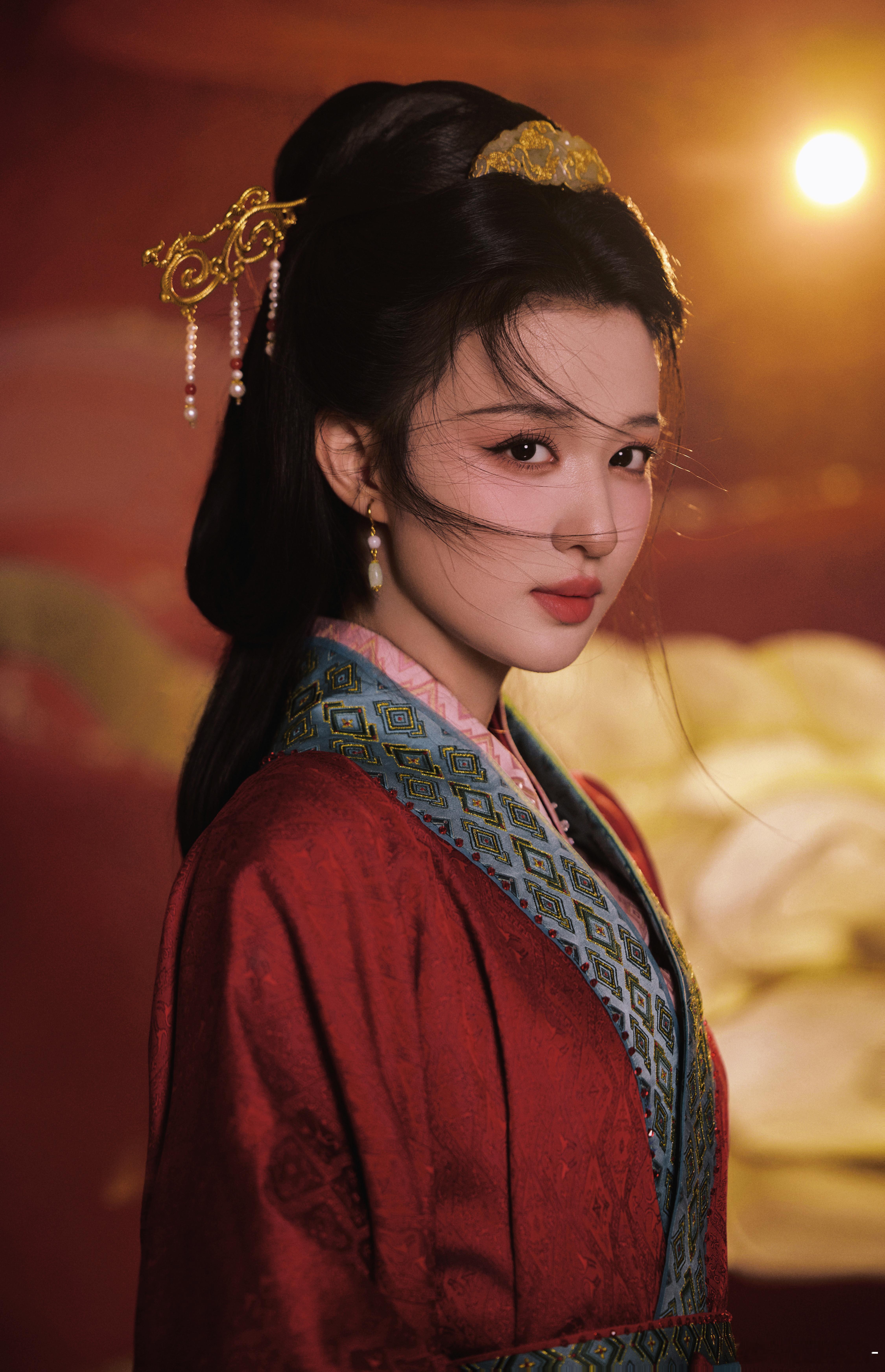 王楚然真的美，气质很古风 