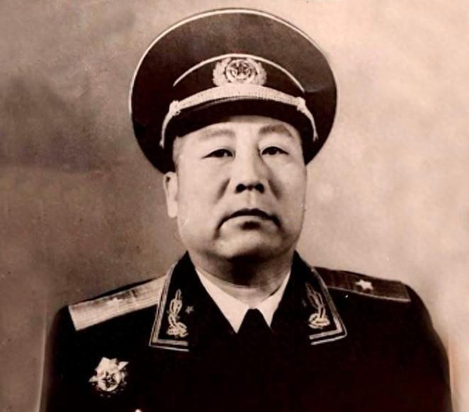 曾克林带领千人大军出关后壮大至十万人，为何最终只被授予少将军衔？两大原因值得深思
