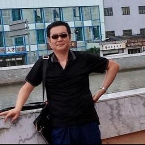 对酒当歌的男人