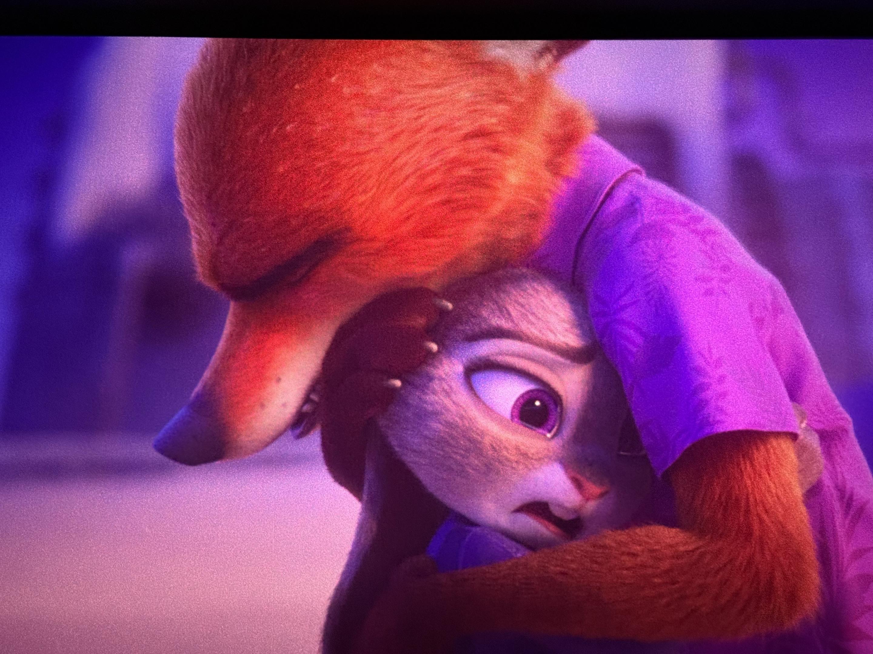 是理想主义遇上现实主义，但是理想主义随时做好了拥抱的准备。宝贝，我知道...