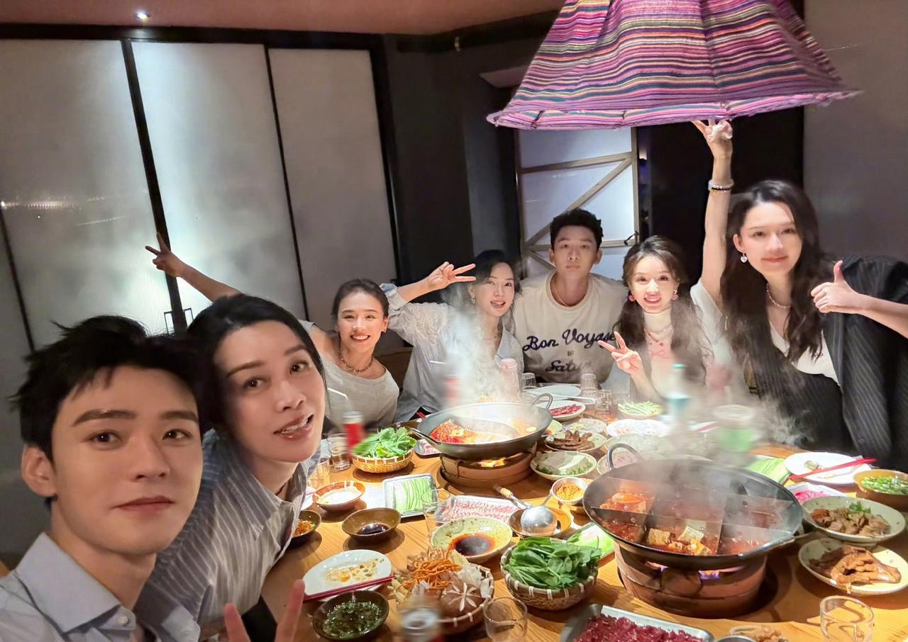 北斗七行之后，《花儿与少年》又迎来了让人很喜爱的组合，那英，陈数，马思纯，李沁，