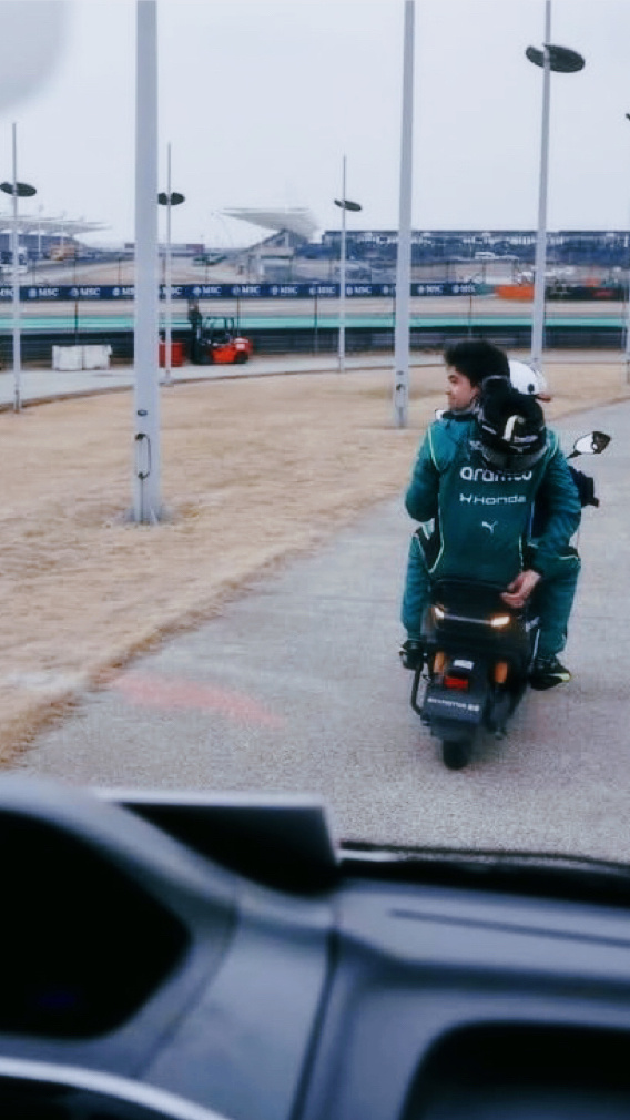 F1上海围场番外之《真少爷被电错乱失忆后和一见钟情的电驴司机在一起了》🙊F1中