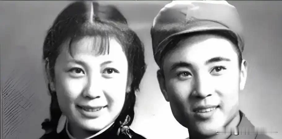 王兆乾是黄梅戏大师严凤英感情生活中的重要人物。他们的感情最后以遗憾告终。
晚年的