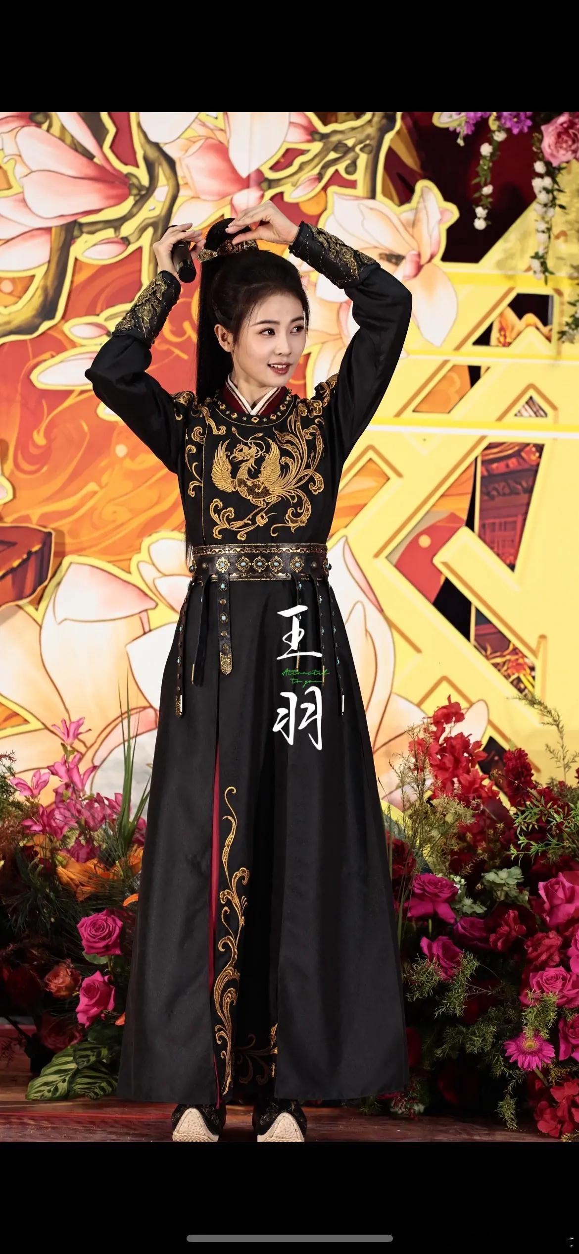 来自李佩仪的狂轰乱炸式比心白鹿 ​​​