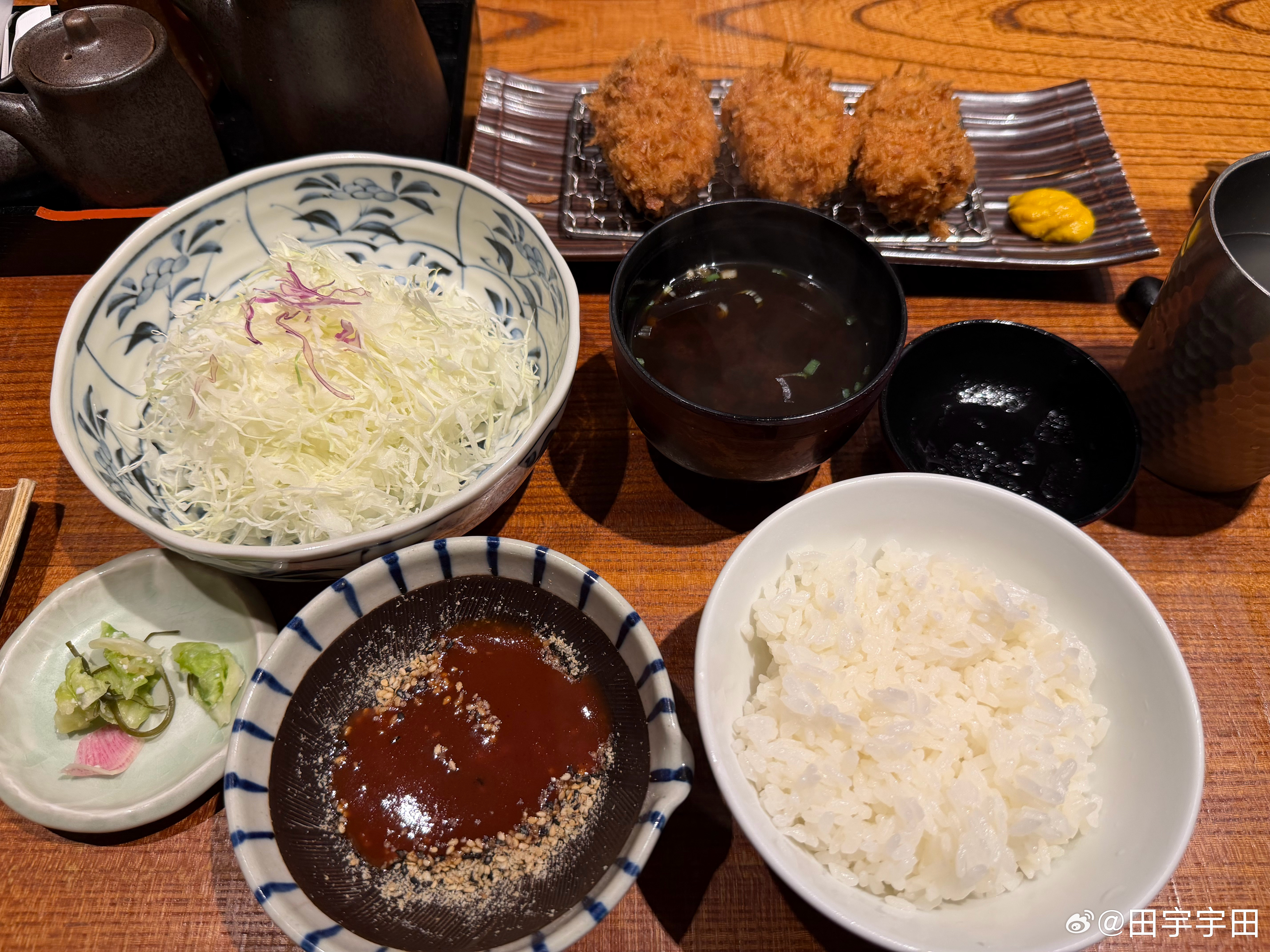 4S店称吃饭超260次客户已报警比亚迪秦车主因为4S答应可以免费吃饭一年去了26