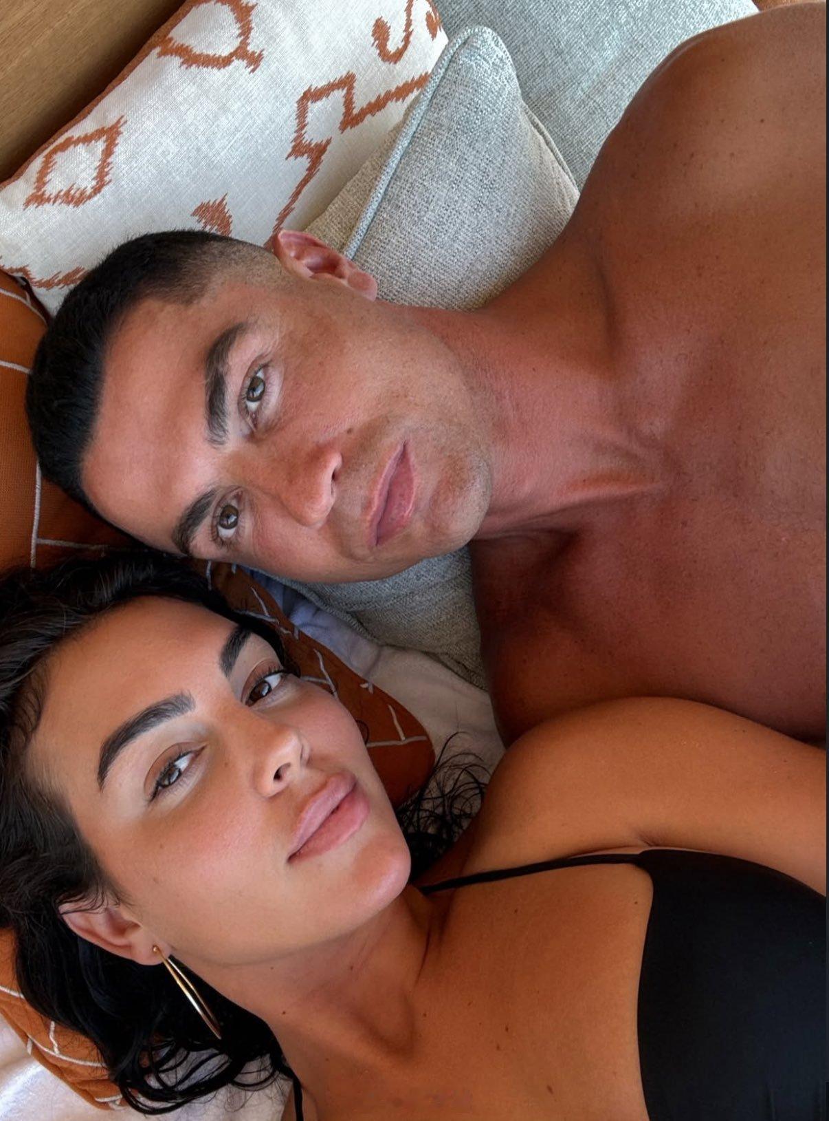 C罗和Georgina Rodriguez订婚啦 ​​​