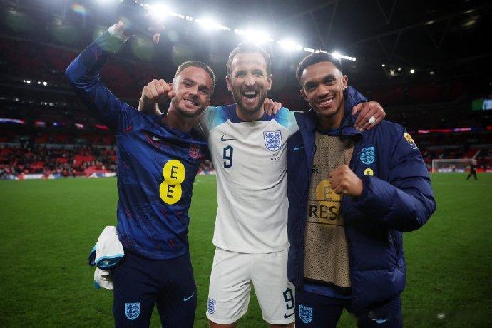 #凯恩说欧洲杯我们来了# 欧预赛英格兰战胜意大利提前晋级欧洲杯正赛！凯恩赛后发博