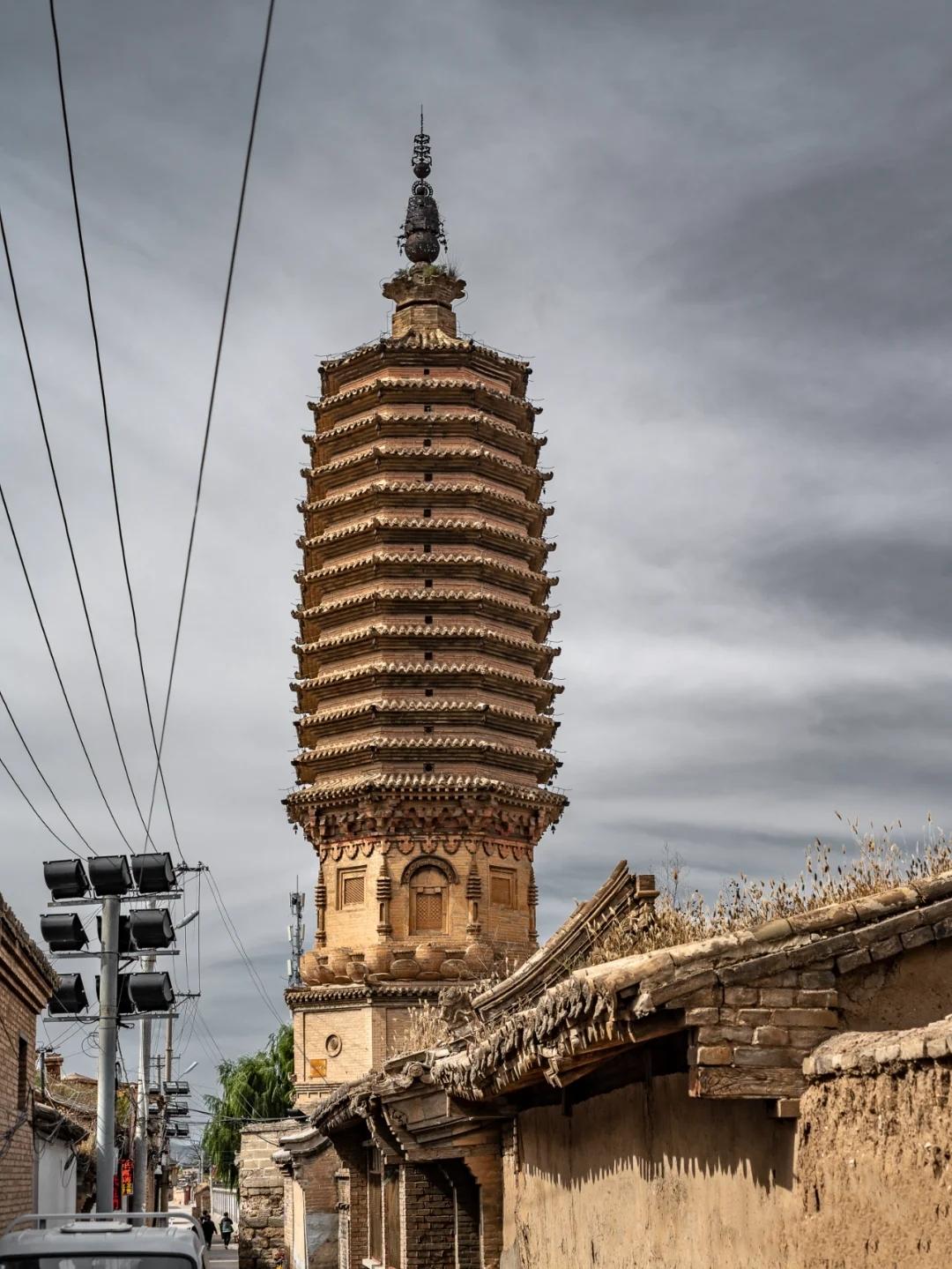 南安寺塔千余年来经历多次地震和战乱，但整座塔依然保存完好，无丝毫倾斜。...