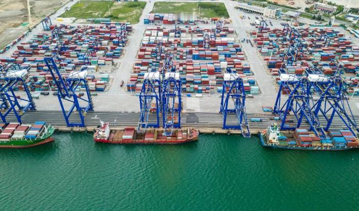 /新加坡的焦虑来了

新加坡一向认为自己坐稳了东南亚的经济头把交椅，哪知道这海南