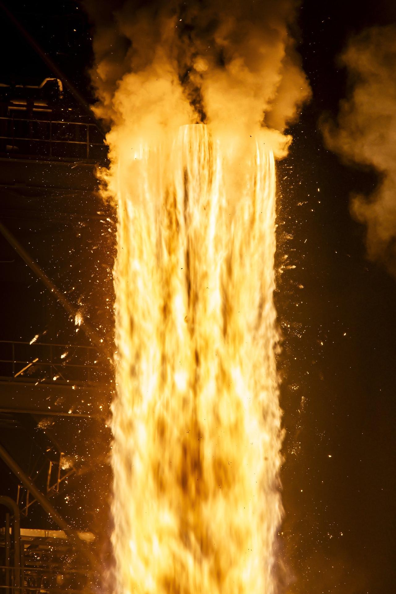 SpaceX的猎鹰九号即将停产？
其实还早
马斯克确实在8月22日左右明确表态：