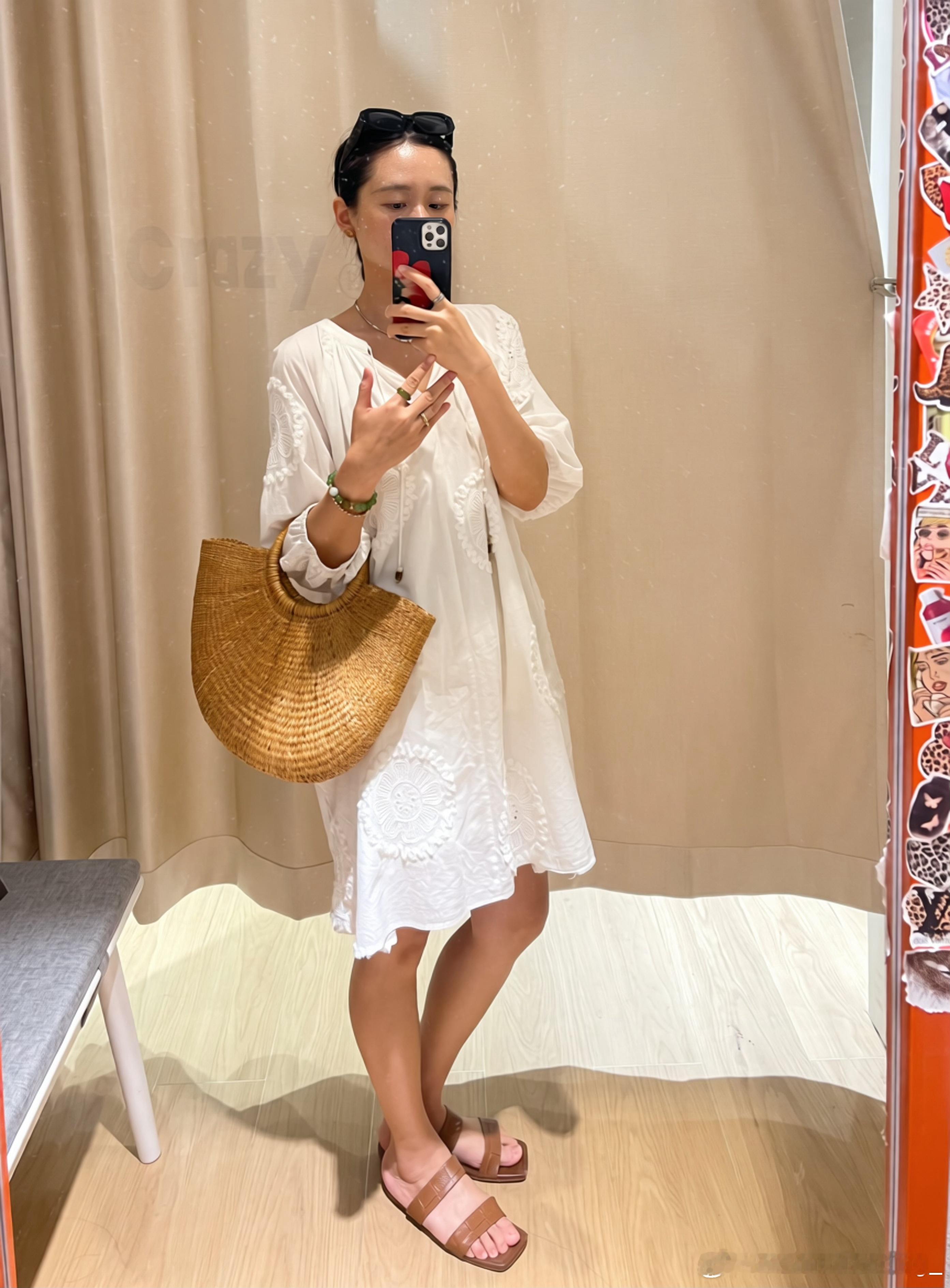 看《奥德赛》前想着希腊主题，结果确实和安妮·海瑟薇撞了辫子～尽兴🌊今天穿什么O