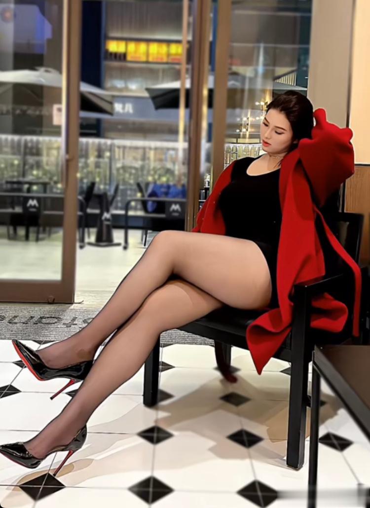 你就说这样粗壮有力的大腿爱不爱吧？ ​​​