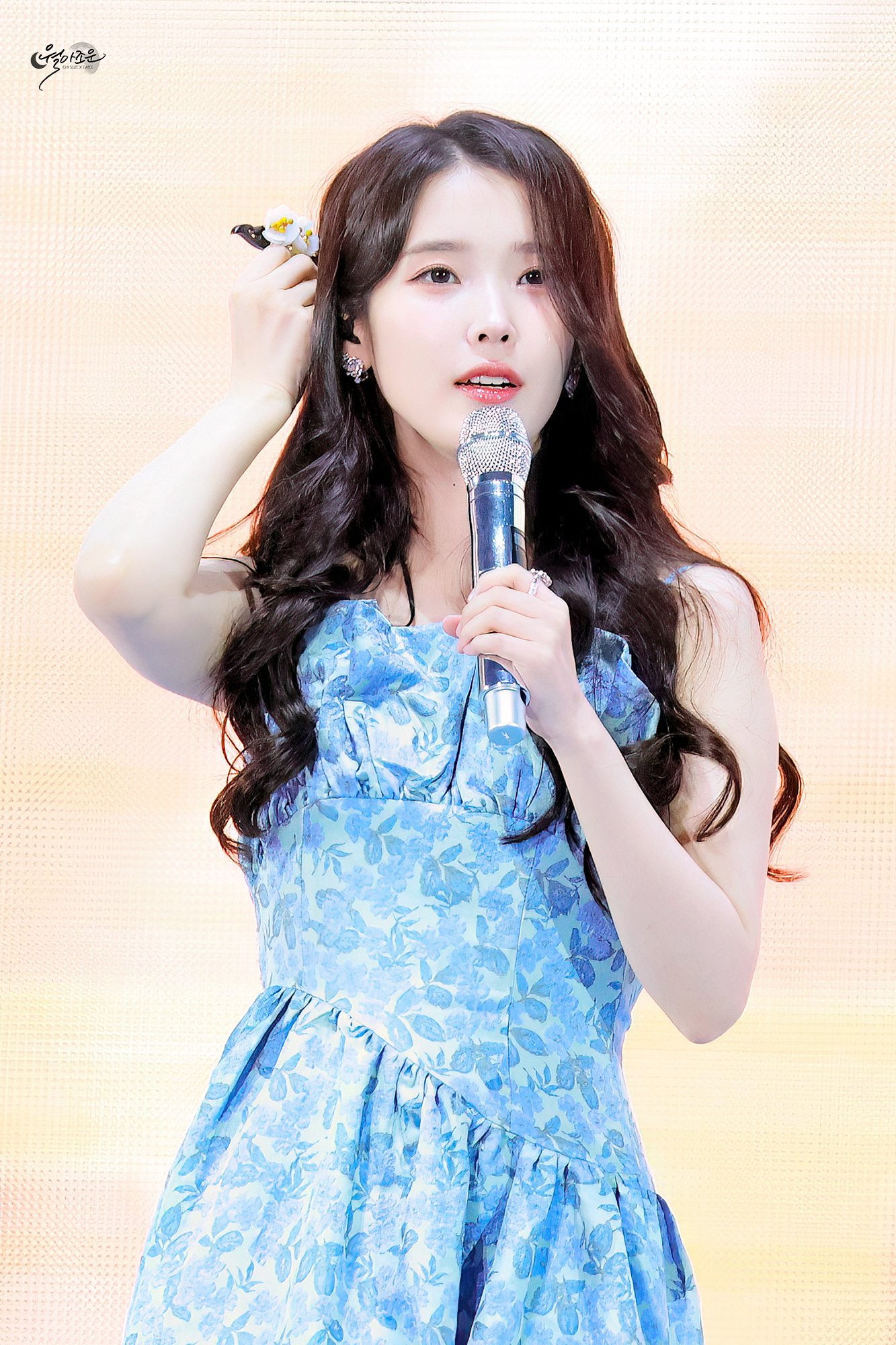 IU[超话]  🐥IU出道17周年粉丝见面会 250913 IU bye su