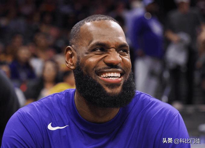 一个得分篮板助攻抢断都超过SGA的球员真够不到前三吗？命中率不如SGA也要看看两