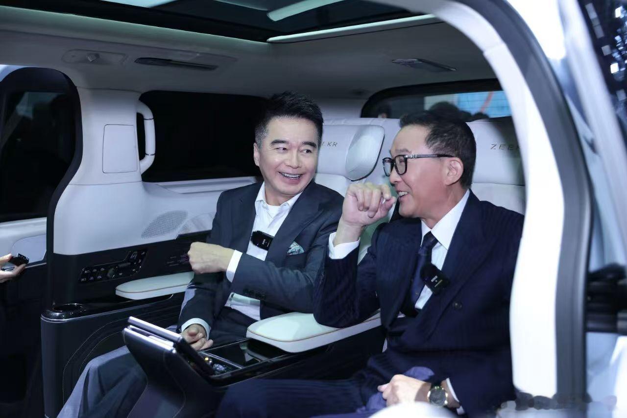 达康书记认证！吴刚广州车展下定极氪009，港星富豪集体为国产MPV打call，广