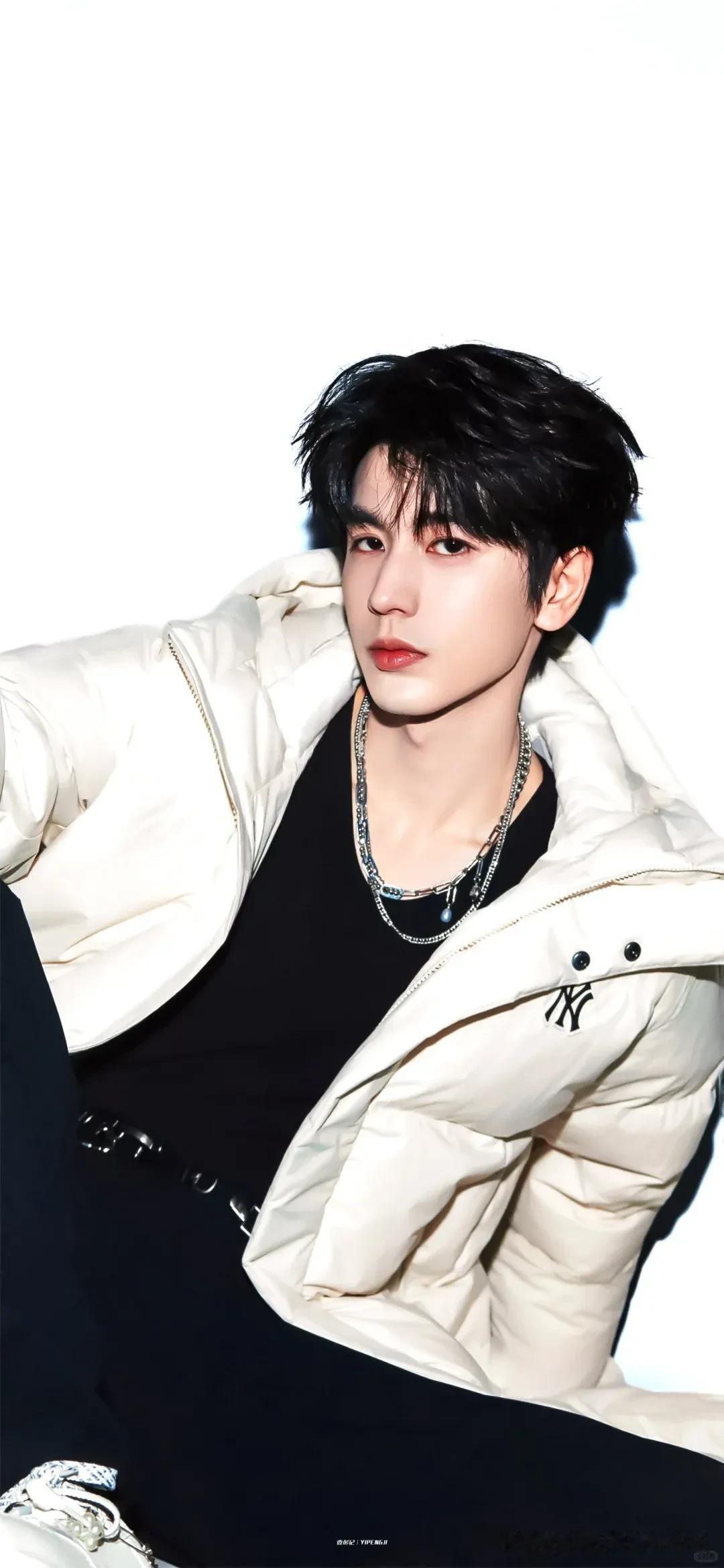 娱乐圈乱象：明星众生相，谁在“兴风作浪”？

娱乐圈，这片看似光鲜亮丽的名利场，