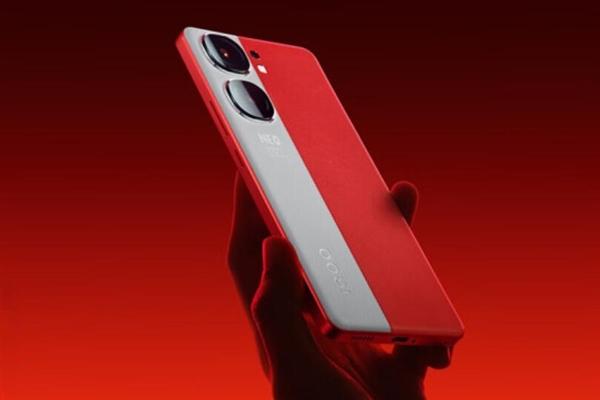 iQOO Neo 9Neo搭载的也是天玑9300，你会发现，今年的蓝厂几乎是全方
