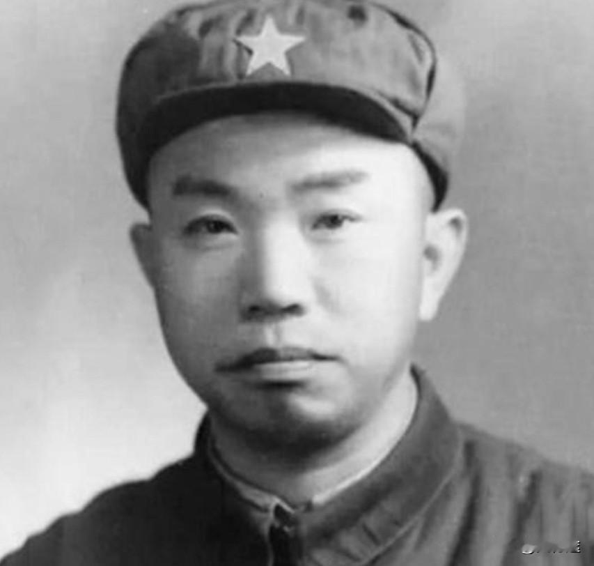 1951年，志愿军副连长临阵脱逃，政委指示：“押到后方审判。”谁知师长知道后，却