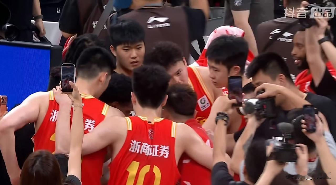 G4广厦101:93力克上海，
广厦终于打出属于自身的铁血球风，依靠高强度贴身压