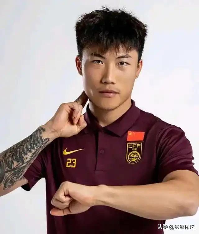 谢文能在为山东泰山打进国安第一球后，做出了习惯性的庆祝动作！这个动作可以说是非常