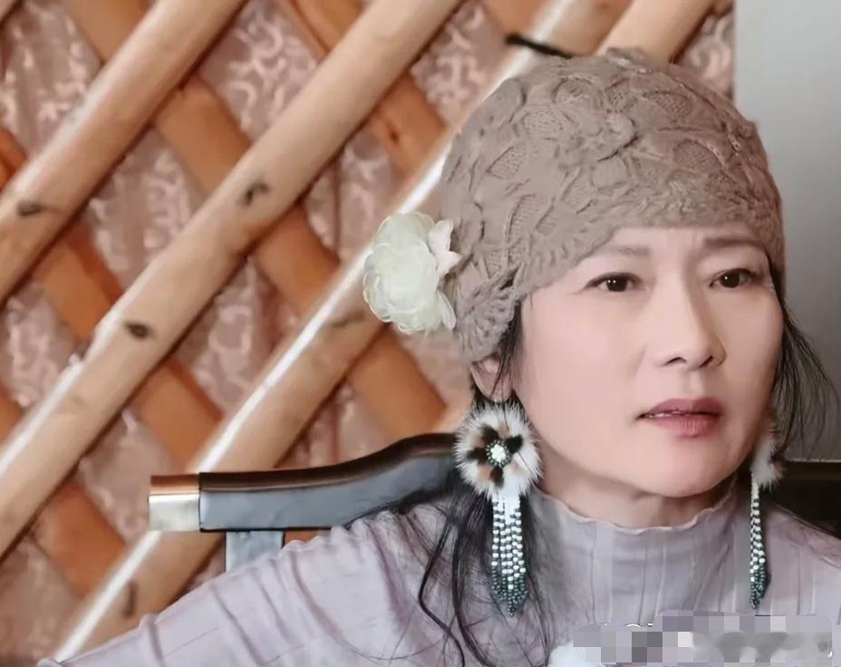 何赛飞：“我现在很担心那些普通家庭的孩子们，比如他们读了很多年书，但出来工作没有