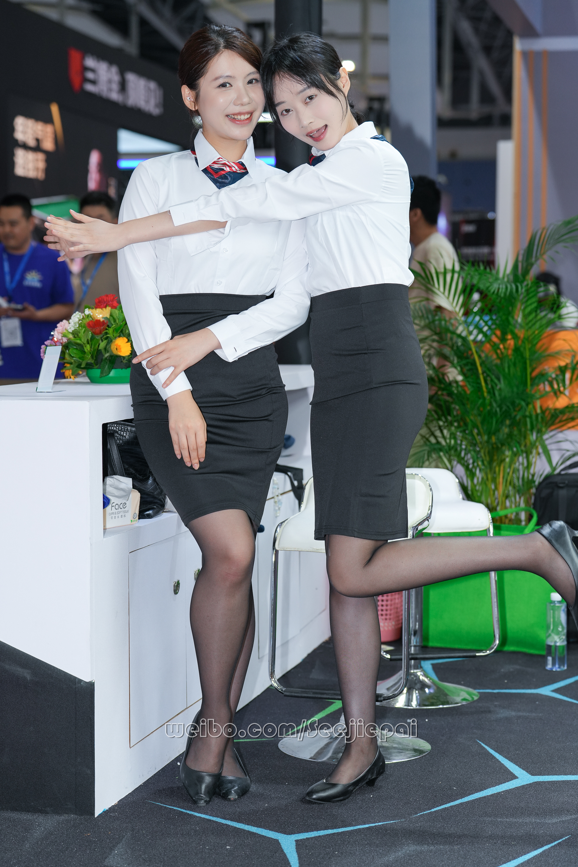 衬衫黑白搭配通勤风~~ 