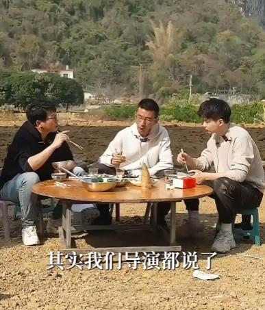 已经很少关注东方甄选的消息了，除非上热搜。

最近因为小孙的离职，东方甄选又上了