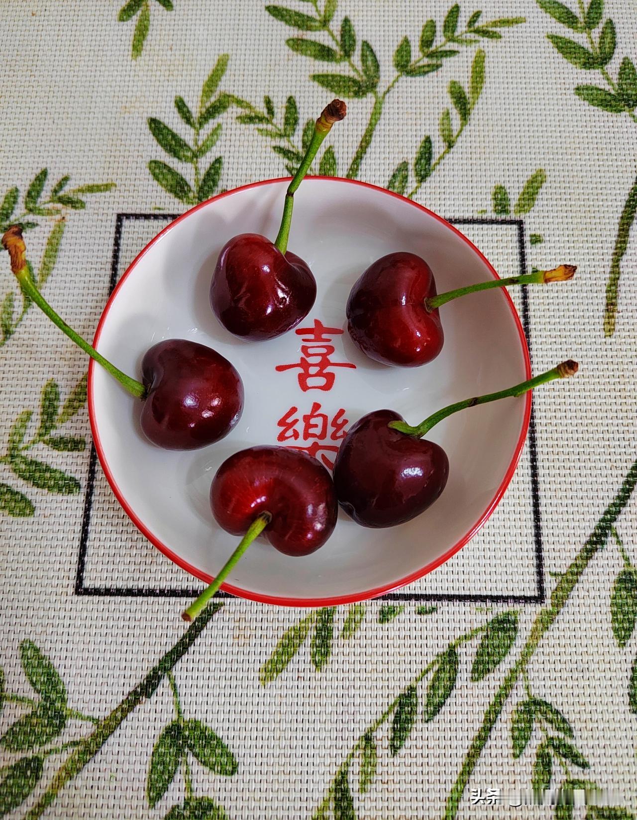 我远方的一个表妹，又住院了。唉，说来话长，都50多岁的人了，老伴儿走了，自己有退