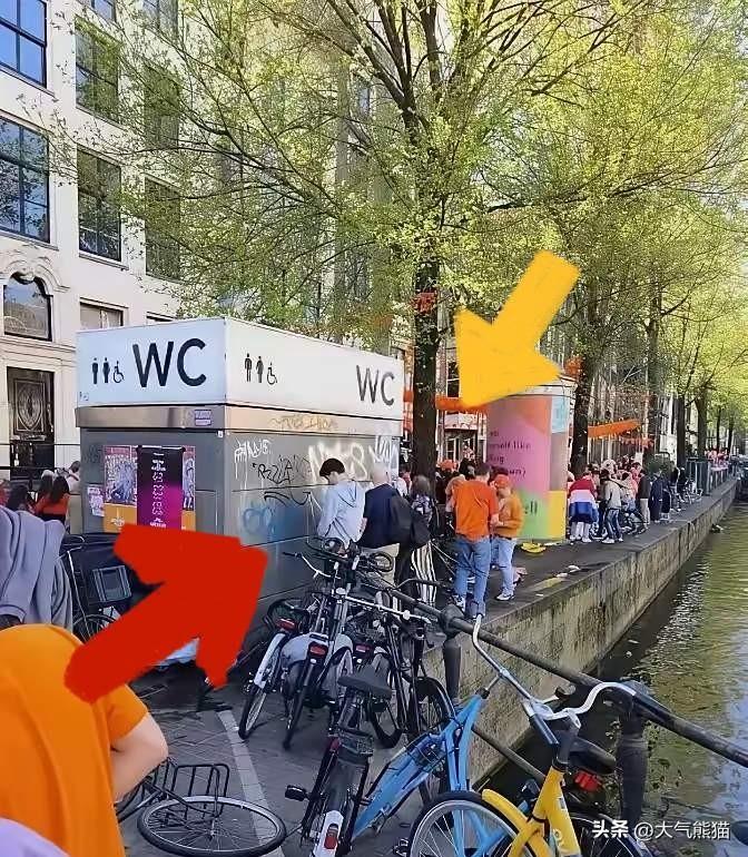 以前出国去伦敦，印象最深的就是街边墙角装的防尿装置，老远就能闻到一股尿骚味儿，特