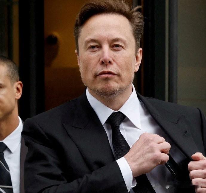 SpaceX真会玩！
一边求中国卖稀土，一边对供应链区别对待。
马斯克也是个笑面