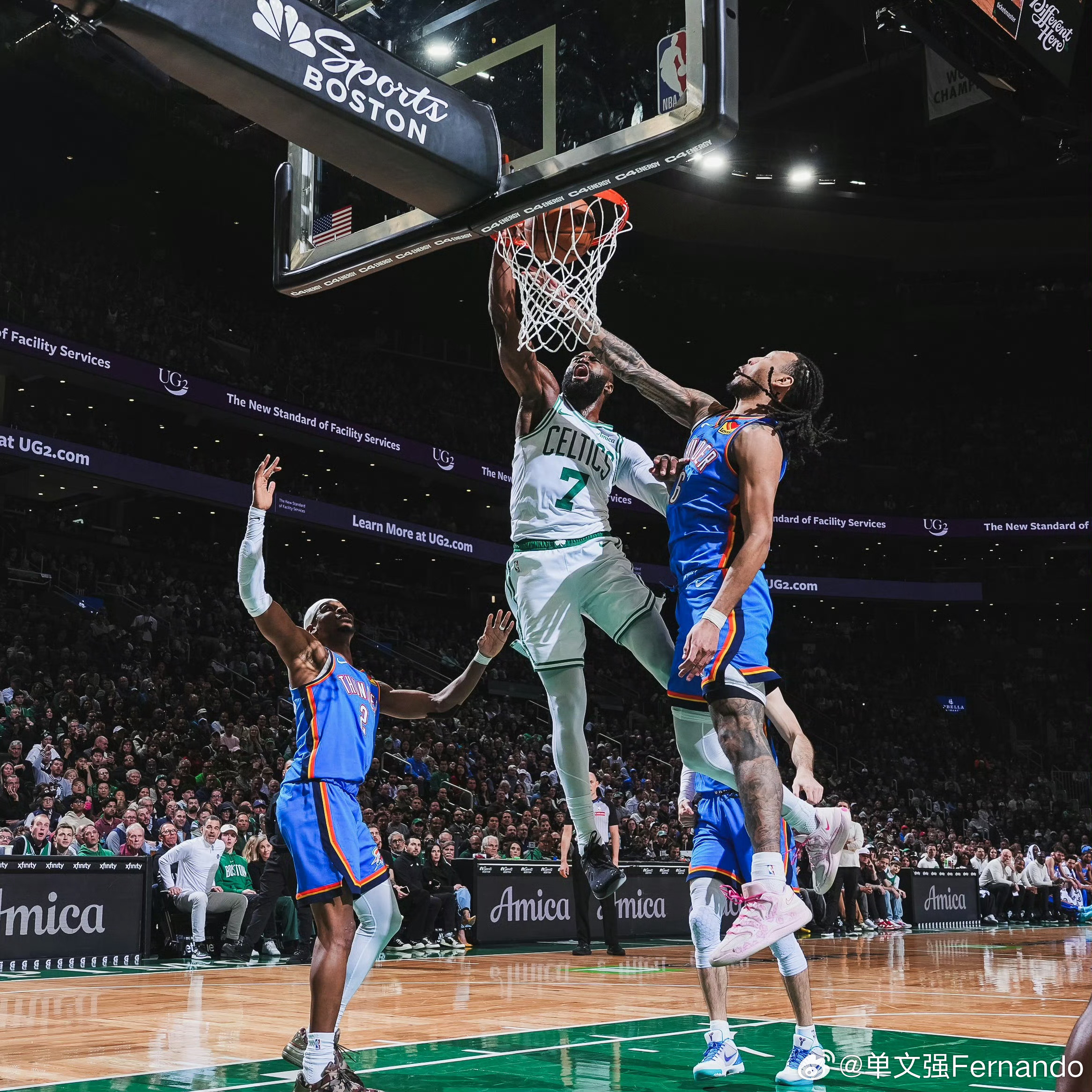 波士顿凯尔特人！！！赢了OKC雷霆，终结了对方的12连胜，今天真可以杰伦·布朗3