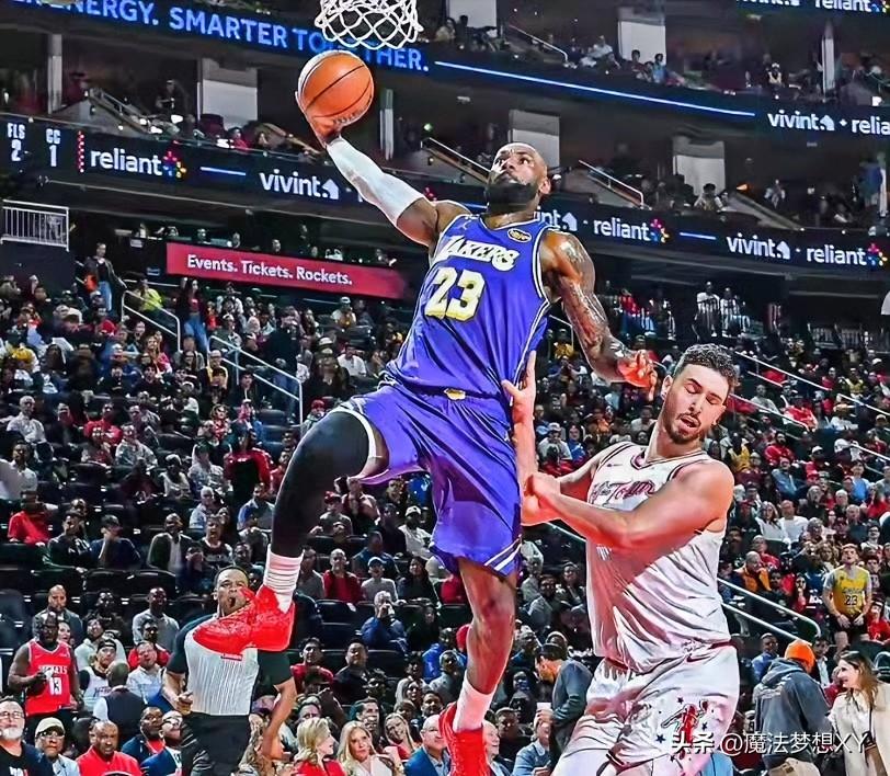 詹姆斯拿到30分，我不意外
詹姆斯14投13中，我也不意外
但最令我意外的是，他
