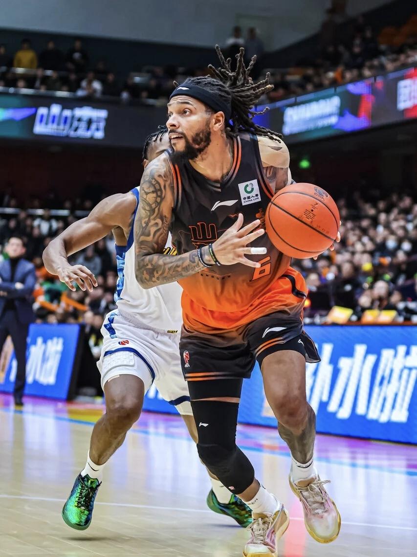 CBA常规赛/险胜广厦的背后，暴露了山东高速现存的哪些问题？
虽然昨天（1月25