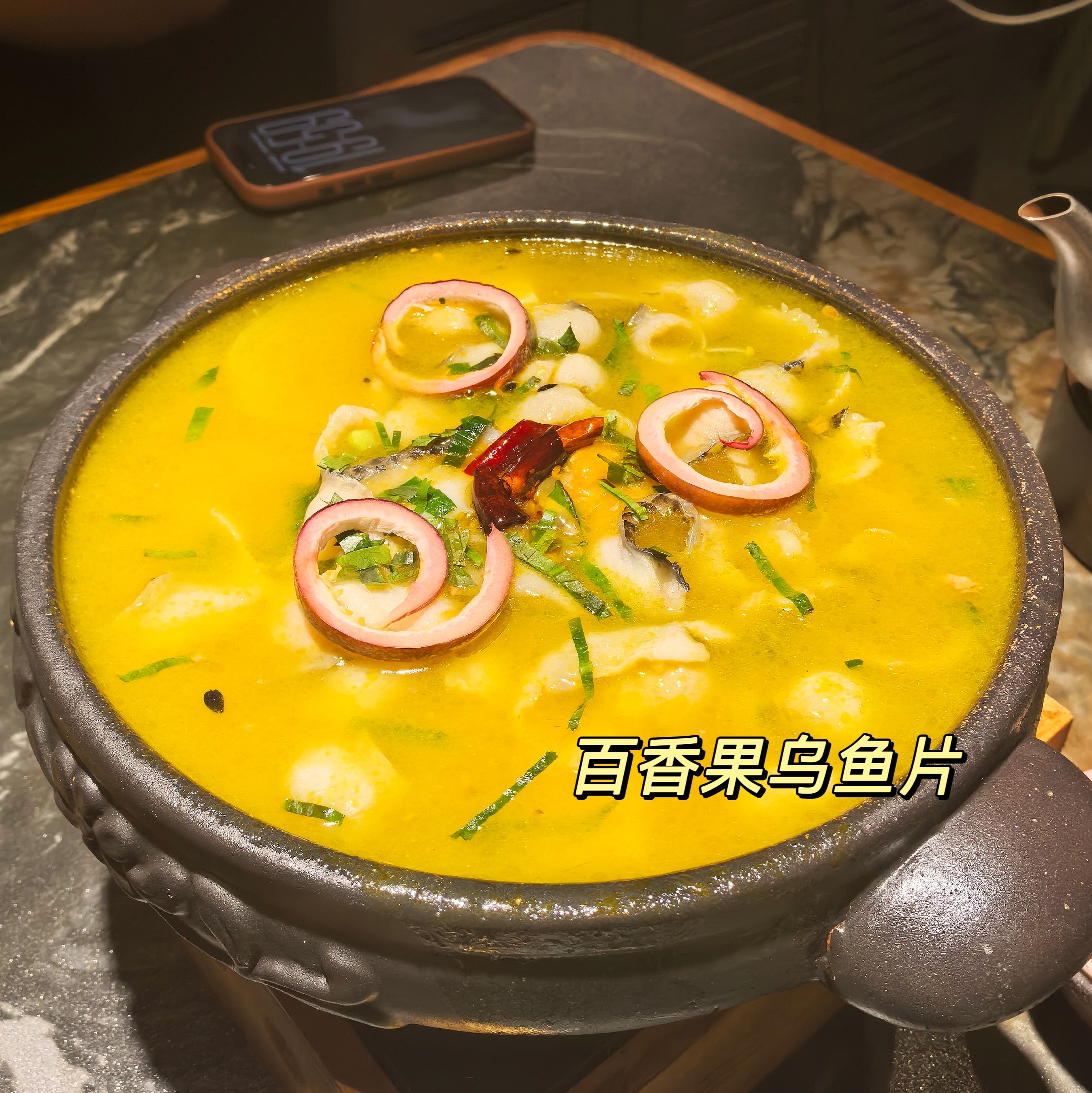 我妈非要吃[泪奔][泪奔]排队一小时[泪奔][泪奔]好在确实都挺好吃的，连菜心都