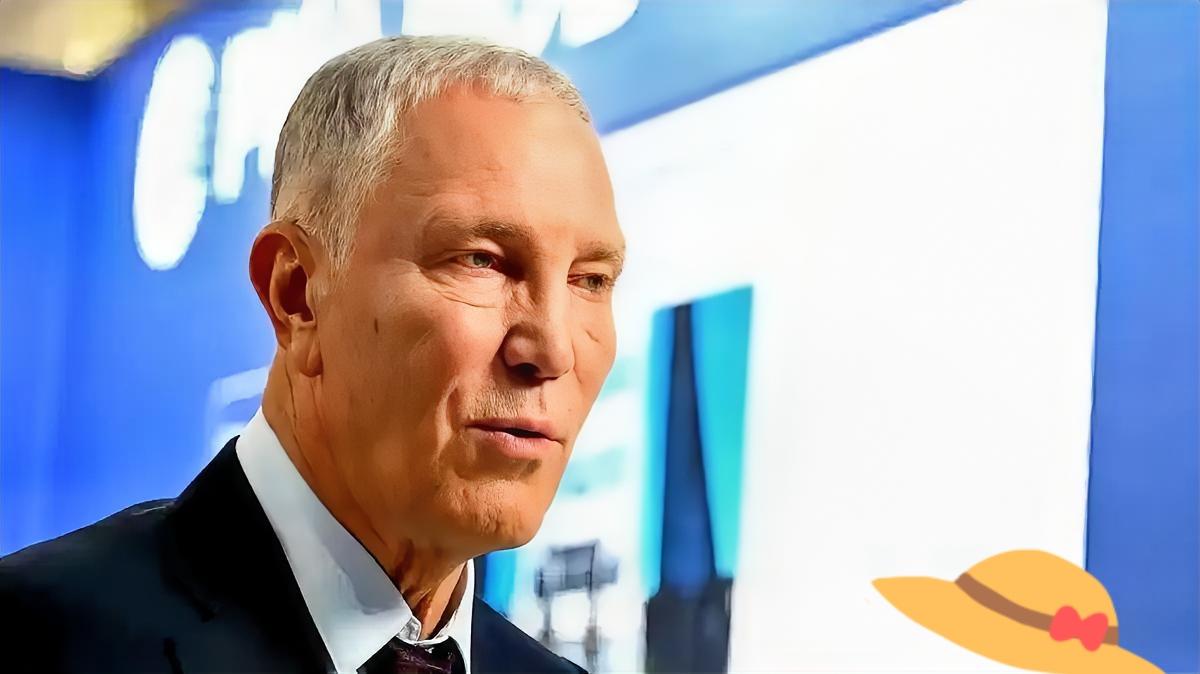 乌克兰的一次空袭，目标让人后背发凉。

这种袭击医疗车的行为，严重违背了人道主义