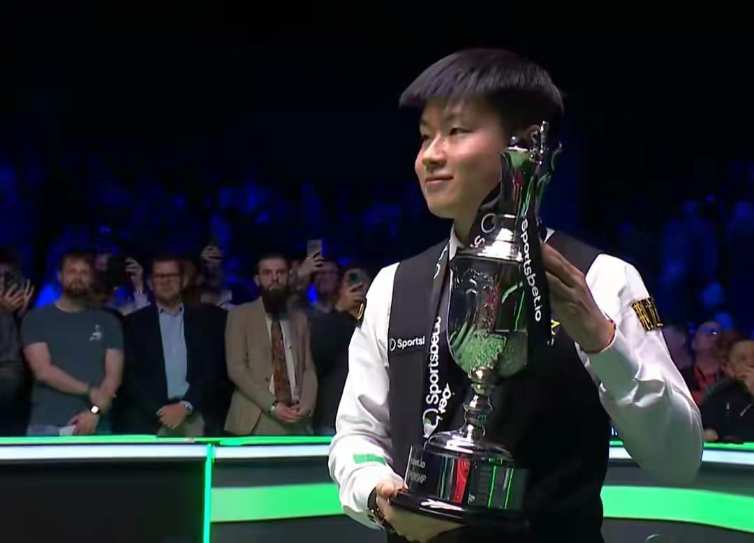 赵心童夺2026斯诺克巡回锦标赛冠军赵心童太帅！10-3横扫特鲁姆普，斩获202