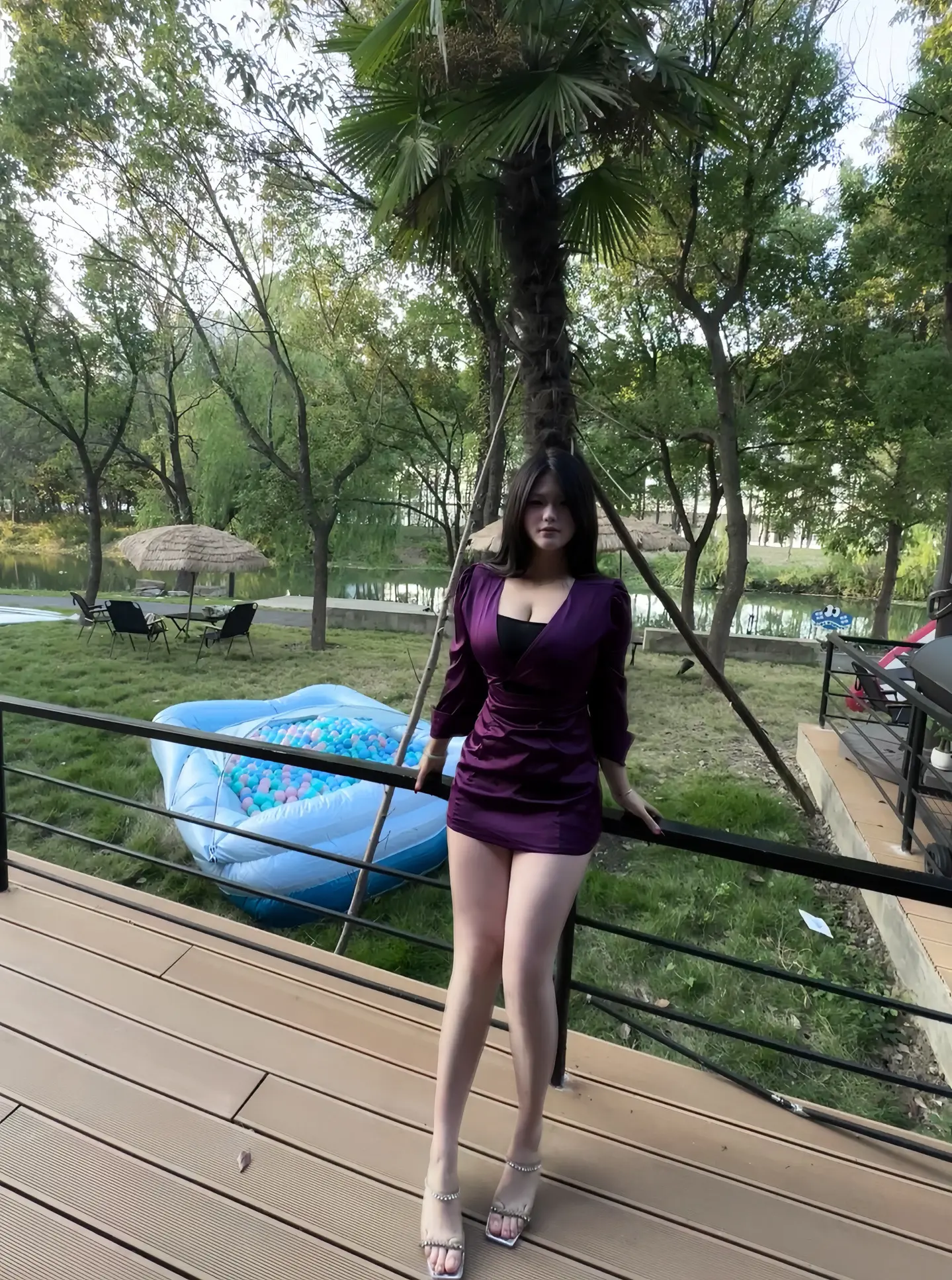 总有人在背后打听我是什么人 我是你主人