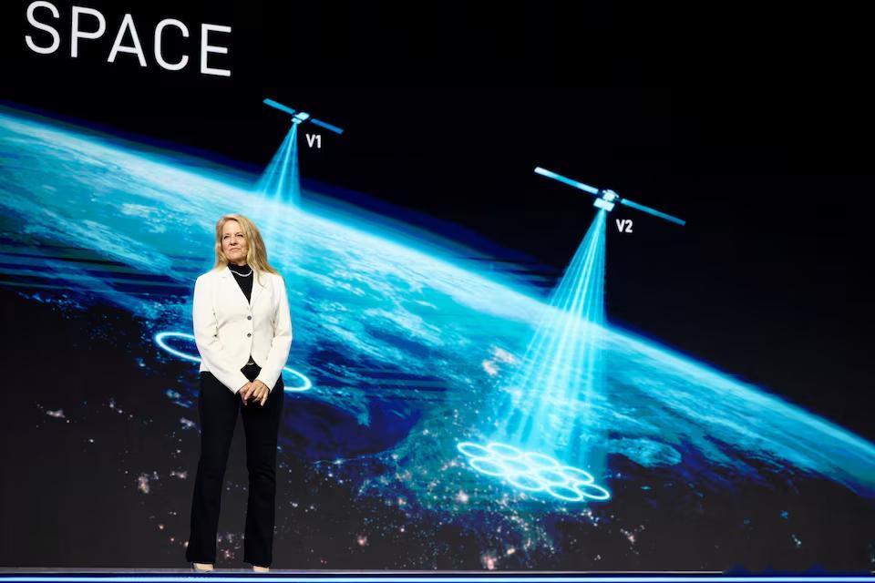 格温·肖特韦尔：马斯克实现其SpaceX宏伟目标的“粘合剂”SpaceX 将于周