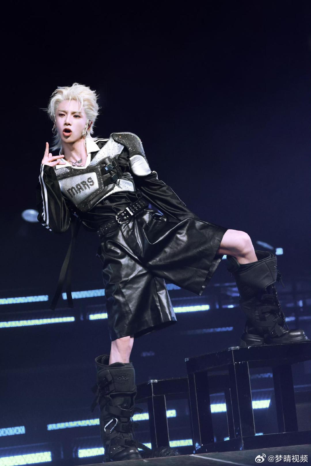 华晨宇演唱会新歌要来了 火星演唱会惊喜加码！华晨宇全新创作新歌就位，彩排片段旋律