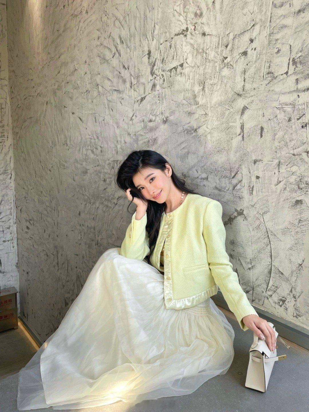 气质女人出门后的fitcheck🤪💛 ​​​